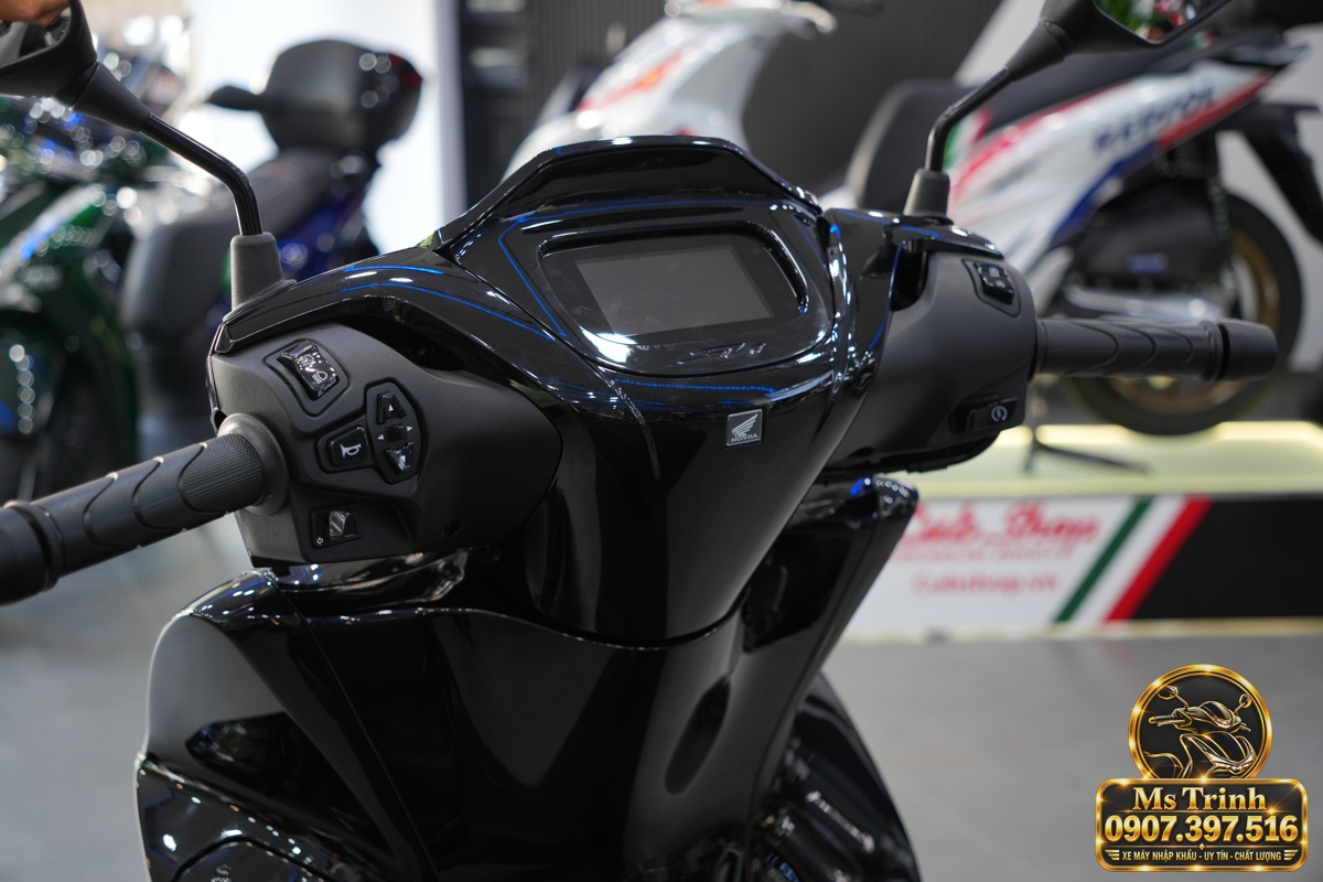 Honda SH150i Ý đen bóng 2027 tại Cà Mau - Sơn bóng lịch sự, tiện ích cho mỗi ngày