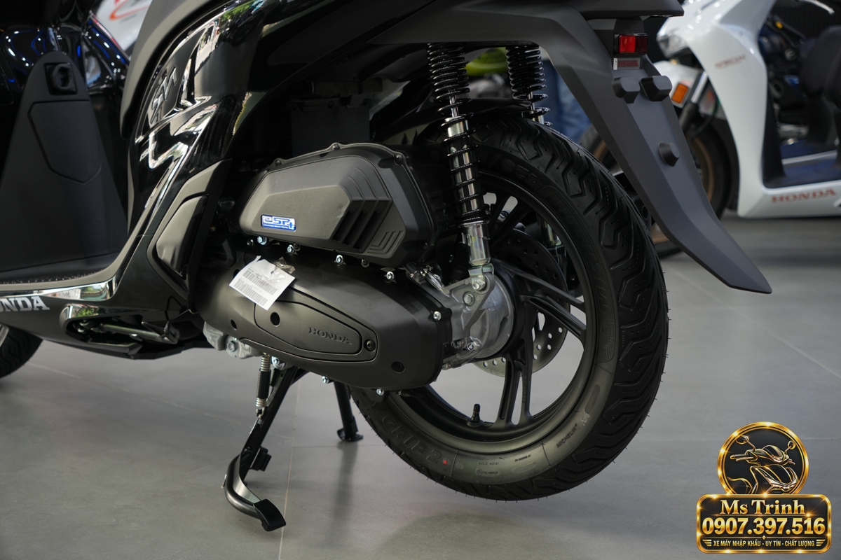 Honda SH150i Ý đen bóng 2027 tại Cà Mau - Sơn bóng lịch sự, tiện ích cho mỗi ngày