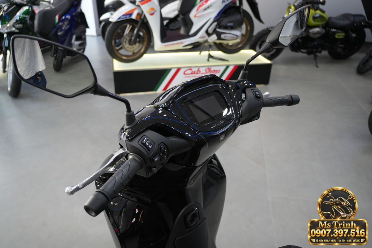 Honda SH150i Ý đen bóng 2027 tại Cà Mau - Sơn bóng lịch sự, tiện ích cho mỗi ngày