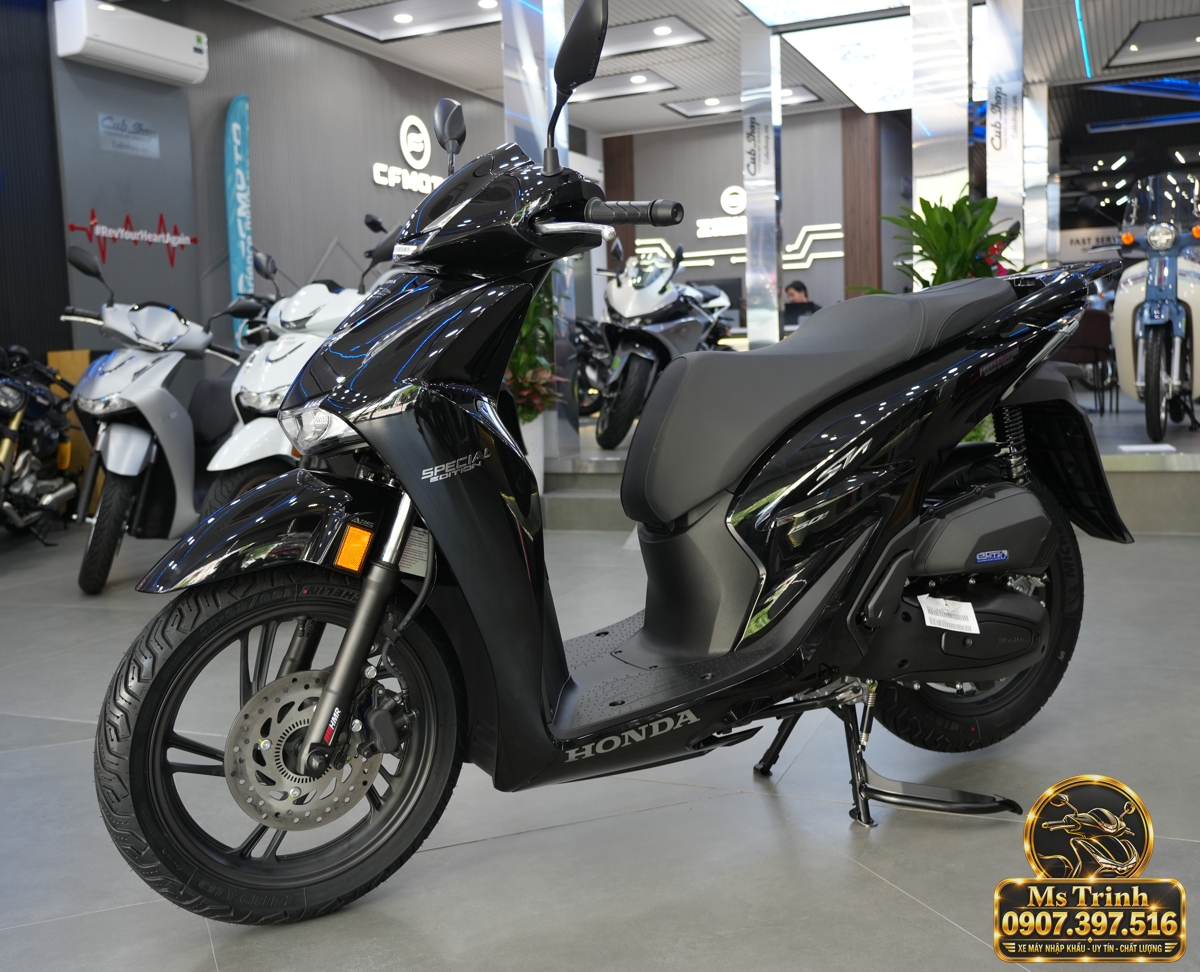 Honda SH150i Ý đen bóng 2027 tại Cà Mau - Sơn bóng lịch sự, tiện ích cho mỗi ngày