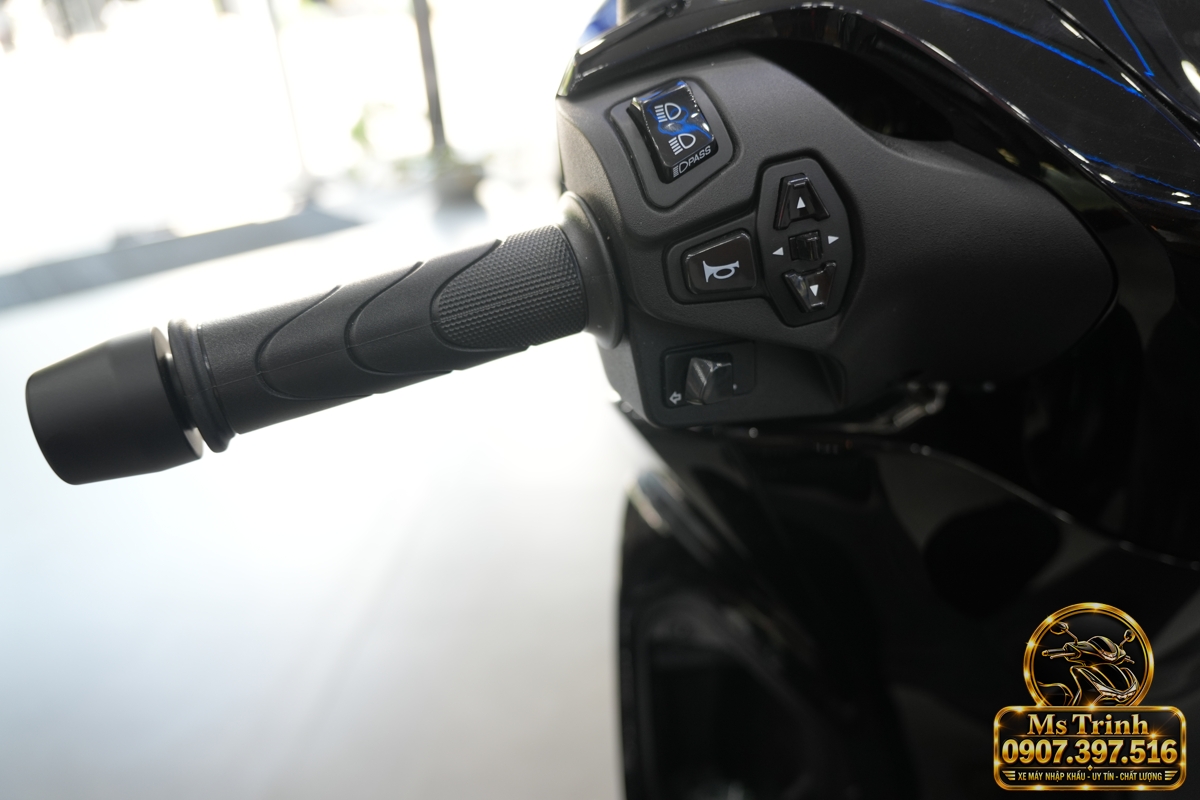 Honda SH150i Ý đen bóng 2027 tại Cà Mau - Sơn bóng lịch sự, tiện ích cho mỗi ngày