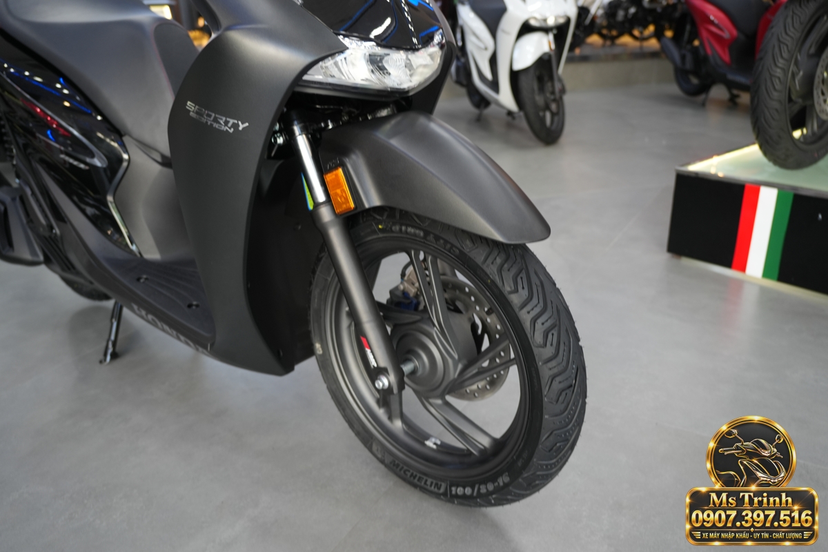 Honda SH150i Ý đen nhám 2027 tại Cà Mau sắc đen lịch lãm giá tốt, chính ngạch
