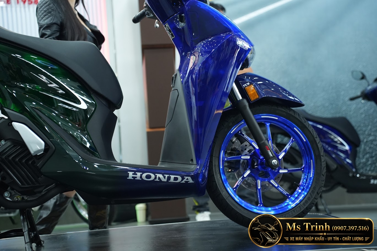 Honda SH150i Vetro Sapphire - Green tại Cà Mau: SH Ý 2 trong 1 giới hạn 200 xe