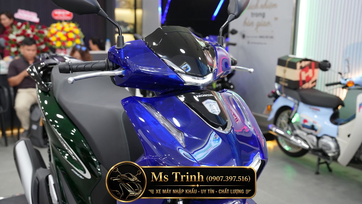 Honda SH150i Vetro Sapphire - Green tại Cà Mau: SH Ý 2 trong 1 giới hạn 200 xe