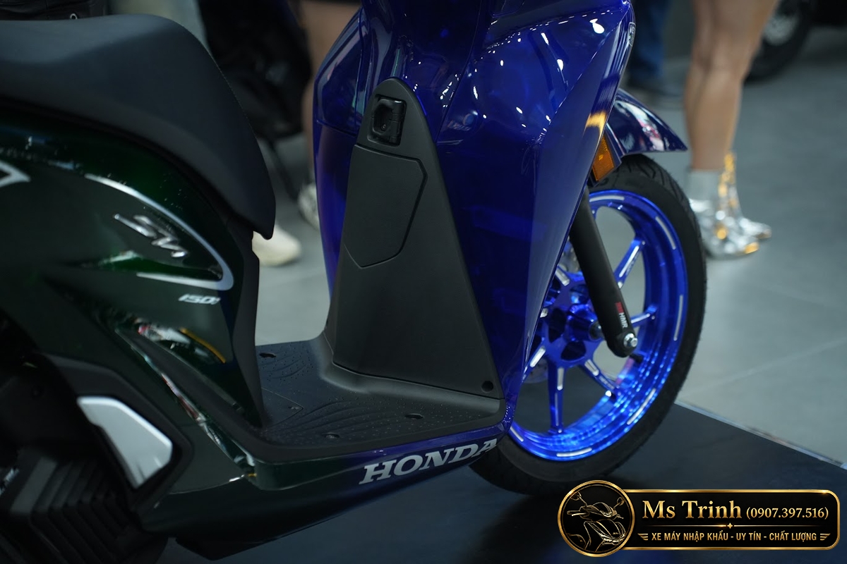 Honda SH150i Vetro Sapphire - Green tại Cà Mau: SH Ý 2 trong 1 giới hạn 200 xe