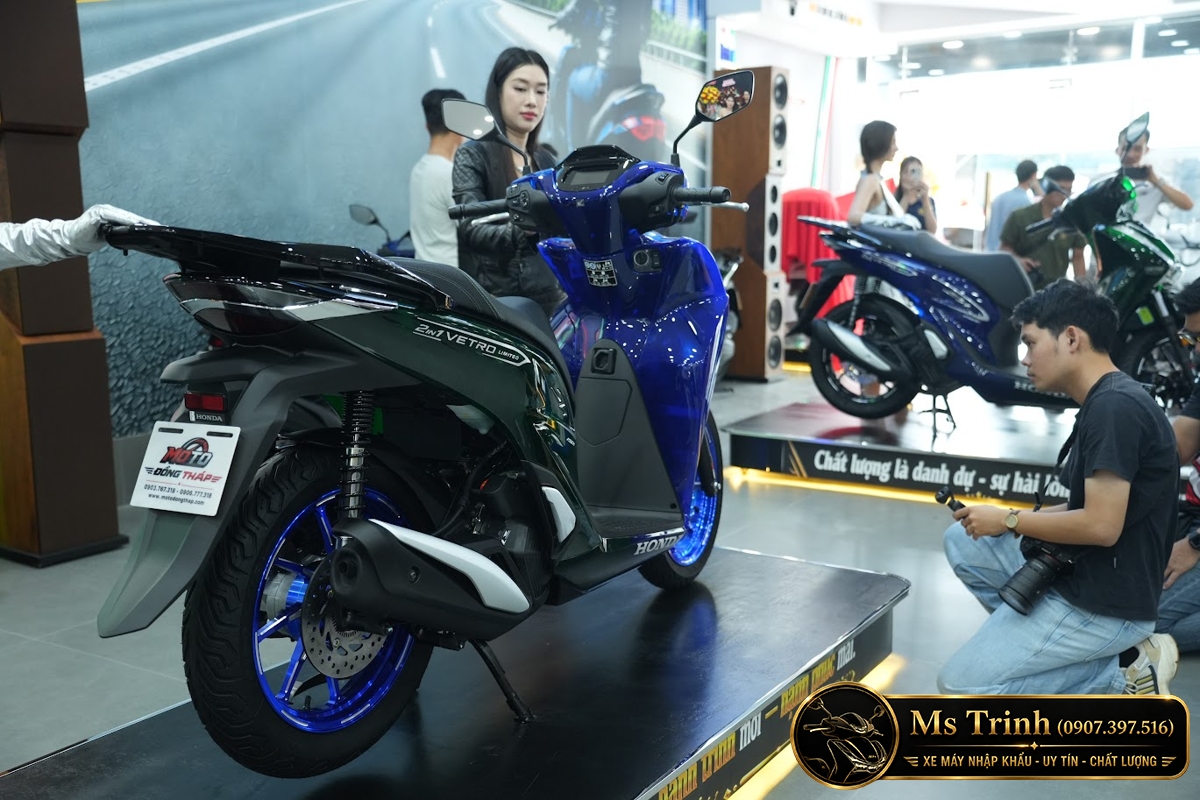 Honda SH150i Vetro Sapphire - Green tại Cà Mau: SH Ý 2 trong 1 giới hạn 200 xe