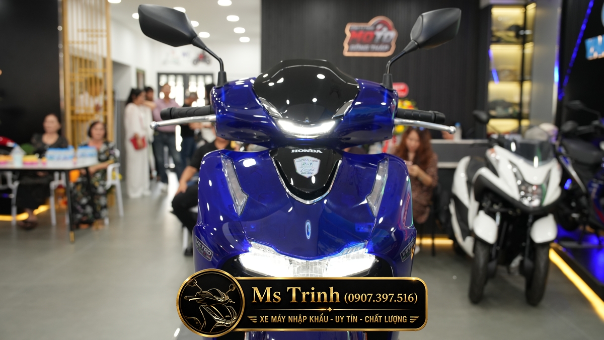 Honda SH150i Vetro Sapphire - Green tại Cà Mau: SH Ý 2 trong 1 giới hạn 200 xe