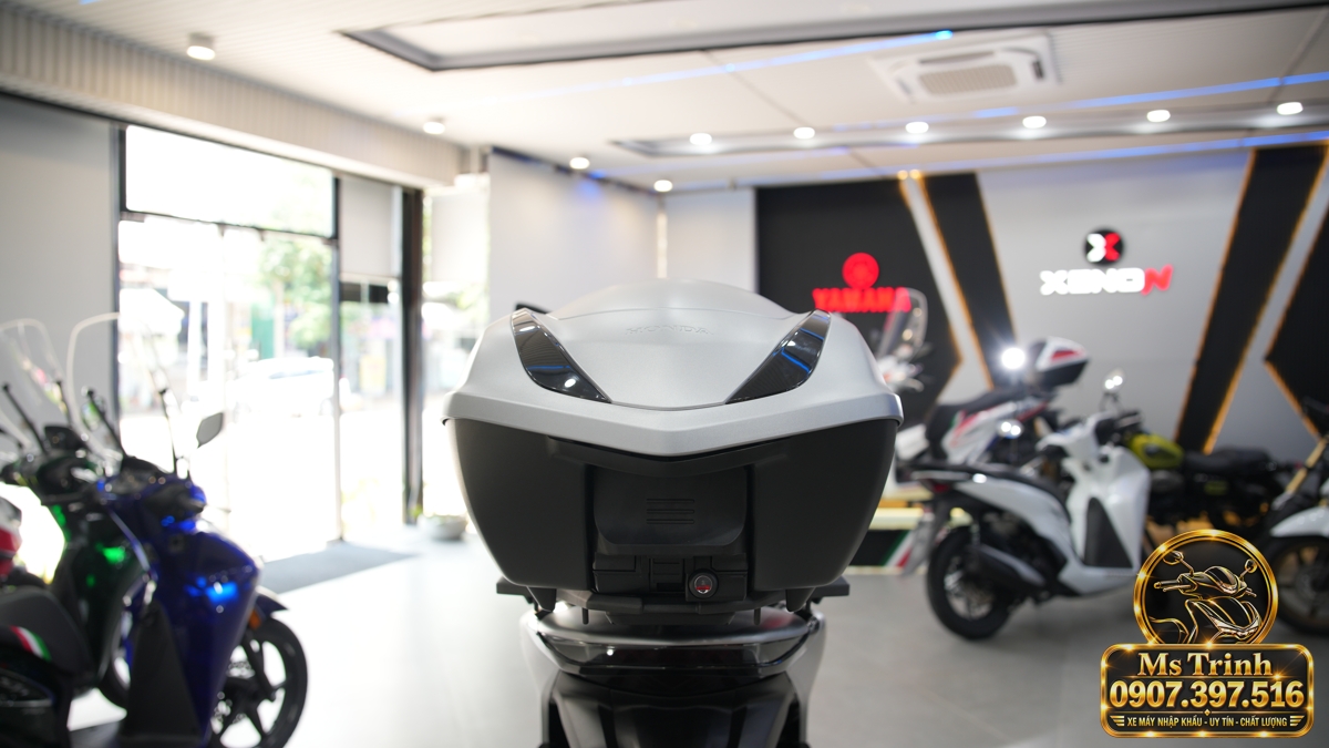 Honda SH150i Ý xám bạc 2027 tại Cà Mau - Nhập Ý, tem vàng sang trọng, giá tốt