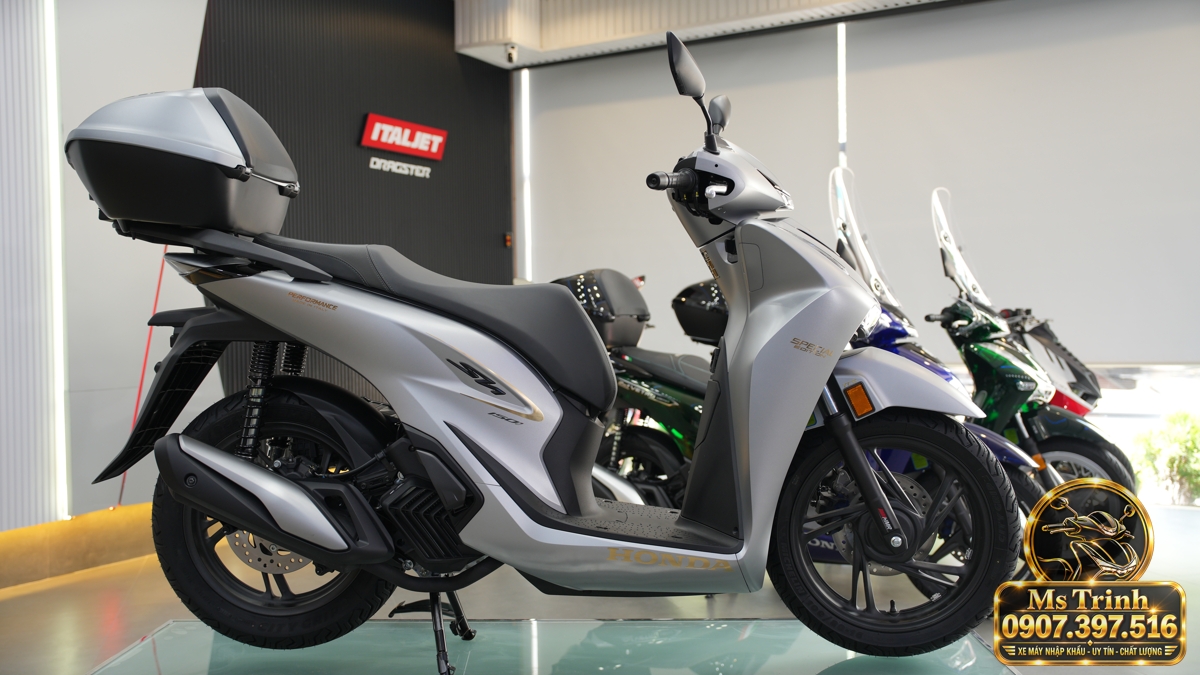 Honda SH150i Ý xám bạc 2027 tại Cà Mau - Nhập Ý, tem vàng sang trọng, giá tốt