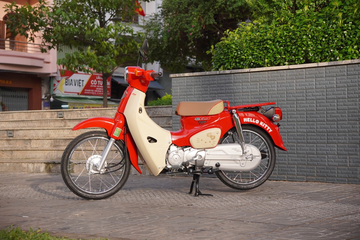 Honda Super Cub 50cc Hello Kitty Edition, Made In Japan, Hàng Hiếm tại Cà Mau