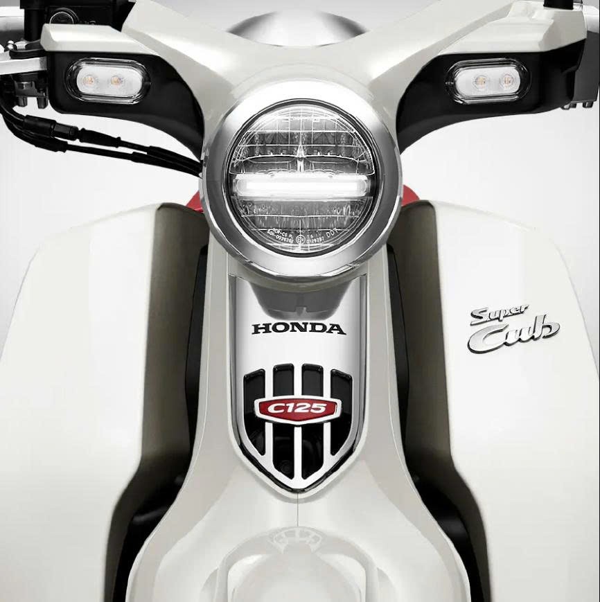 Honda Super Cub 125 Custom Edition Thái Lan 2025 màu trắng tại Cà Mau