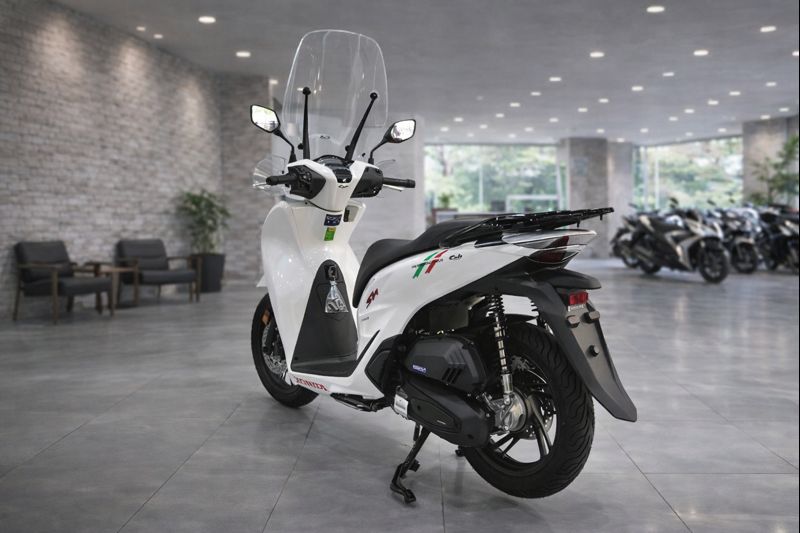 Honda SH150 trắng pha lê nhập Ý 2026 tại Cà Mau - Sport Edition chính ngạch, chuẩn chất Ý