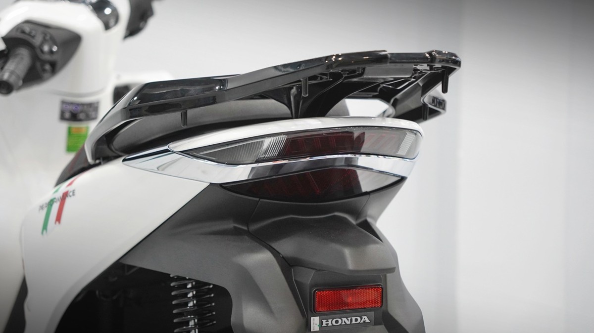 Honda SH150 trắng pha lê nhập Ý 2026 tại Cà Mau - Sport Edition chính ngạch, chuẩn chất Ý