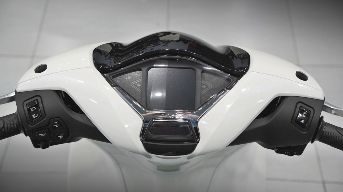 Honda SH150 trắng pha lê nhập Ý 2026 tại Cà Mau - Sport Edition chính ngạch, chuẩn chất Ý