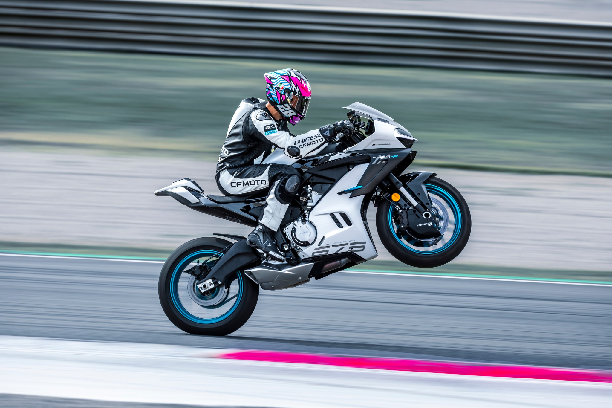 CF Moto 675SR-R 2025 3 Xi Lanh Ngang, Siêu Thể Thao, Giá Rẻ tại Cà Mau