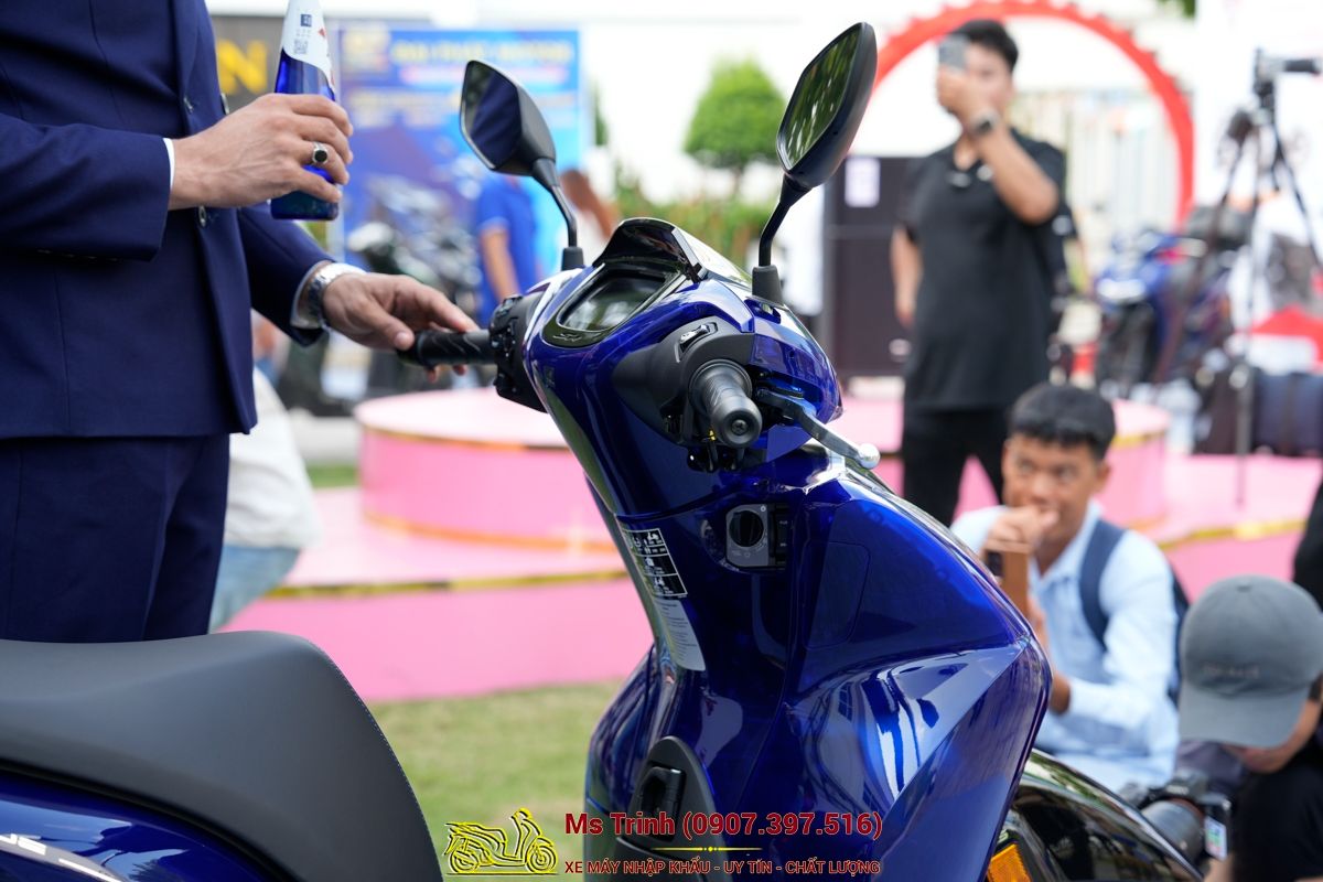 Honda SH150 Vetro Blue 2026 Limited Edition - Siêu phẩm SH Ý dàn áo xanh trong suốt cực hiếm tại Cà Mau