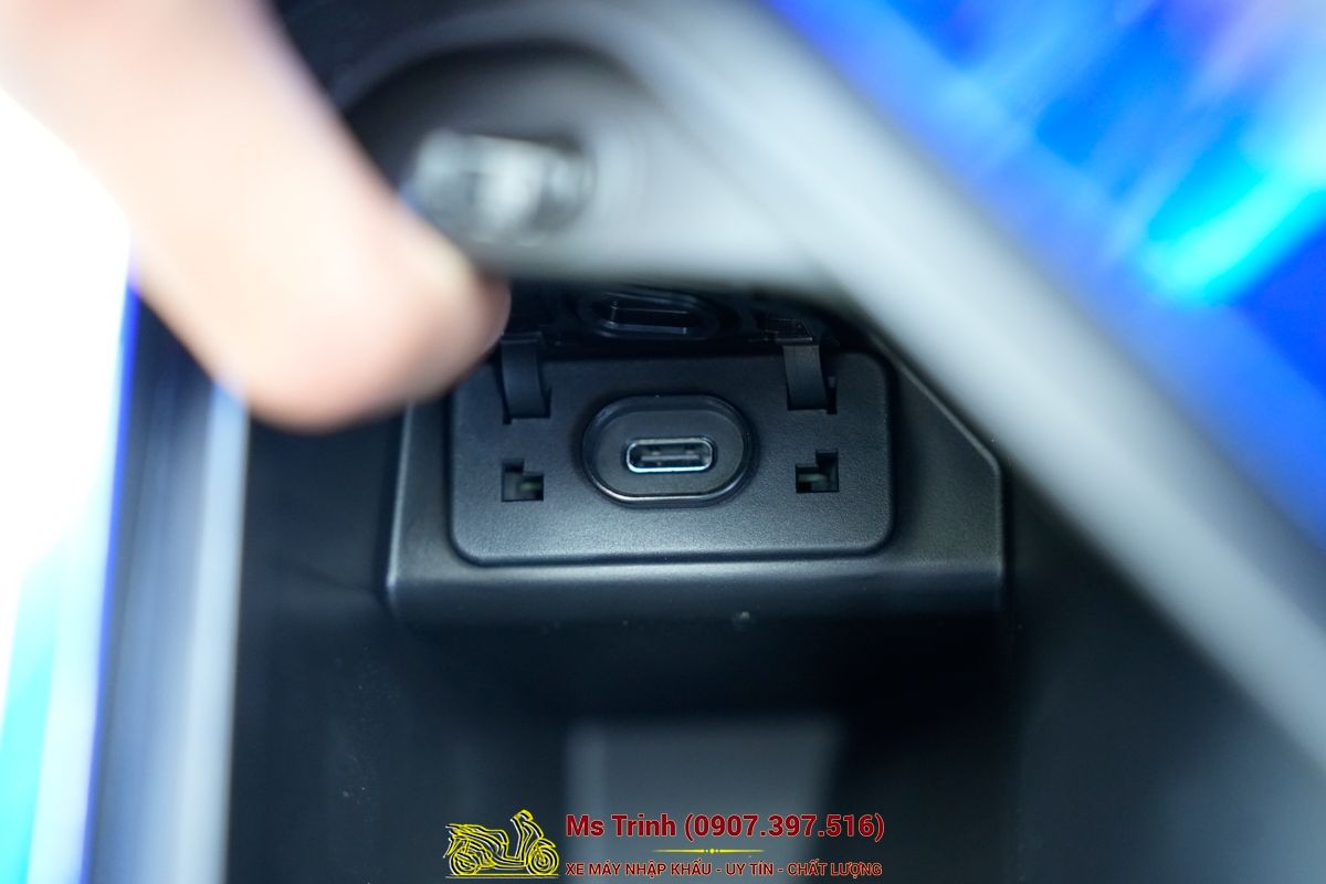 Honda SH150 Vetro Blue 2026 Limited Edition - Siêu phẩm SH Ý dàn áo xanh trong suốt cực hiếm tại Cà Mau