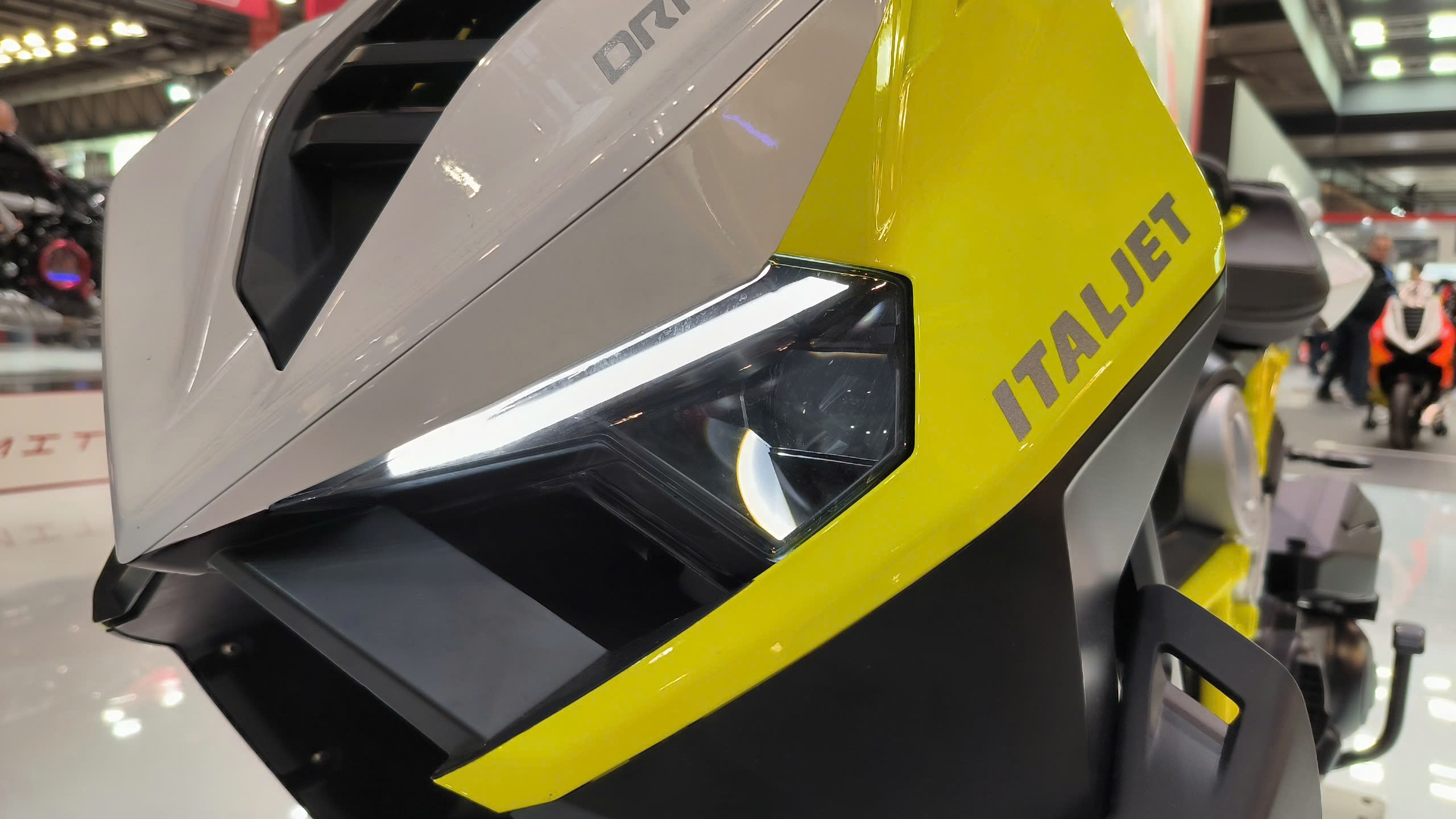 Italjet Dragster 300, Xe Tay Ga Thể Thao Thương Hiệu Từ Italy tại Cà Mau