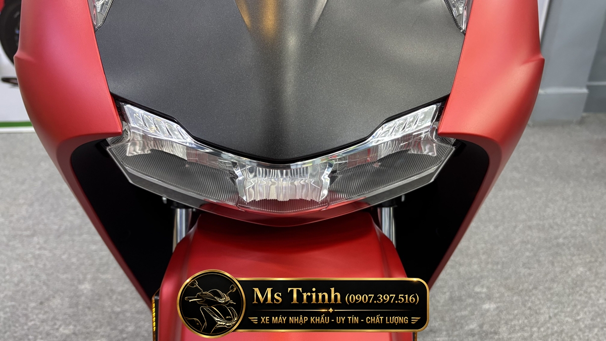 Hệ thống đèn LED trên Honda SH150 Ý Sporty New Concept Cận cảnh cụm đèn LED của Honda SH150 Ý 2026 nhập khẩu